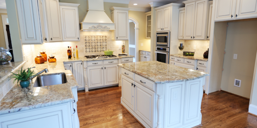 Decorative-Range-Hoods-in-Traditional-Kitchens