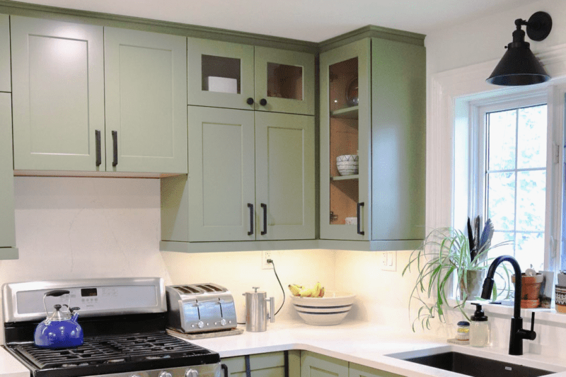 12 Beautiful Green Kitchen Cabinet Ideas for a Trendy Home