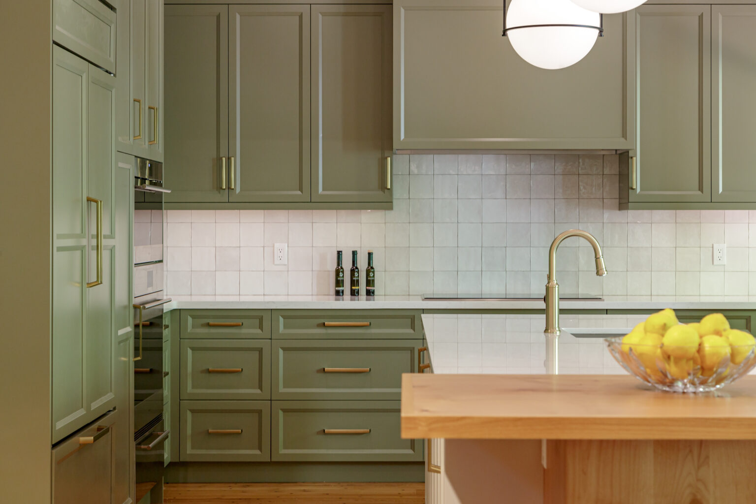 12 Beautiful Green Kitchen Cabinet Ideas for a Trendy Home