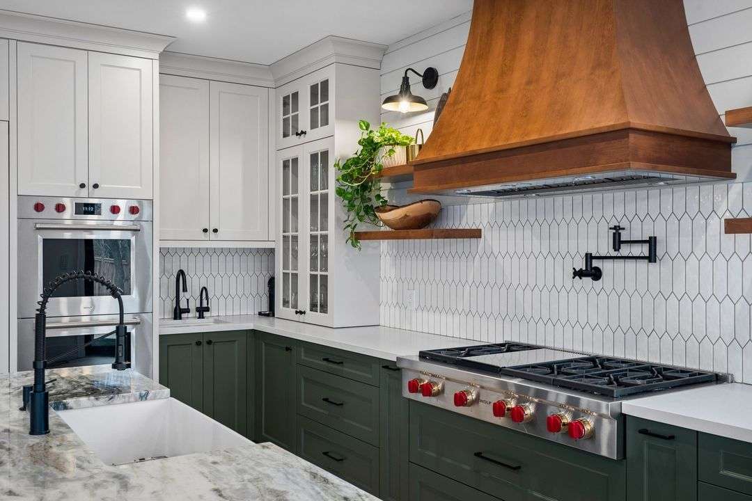 12 Beautiful Green Kitchen Cabinet Ideas for a Trendy Home