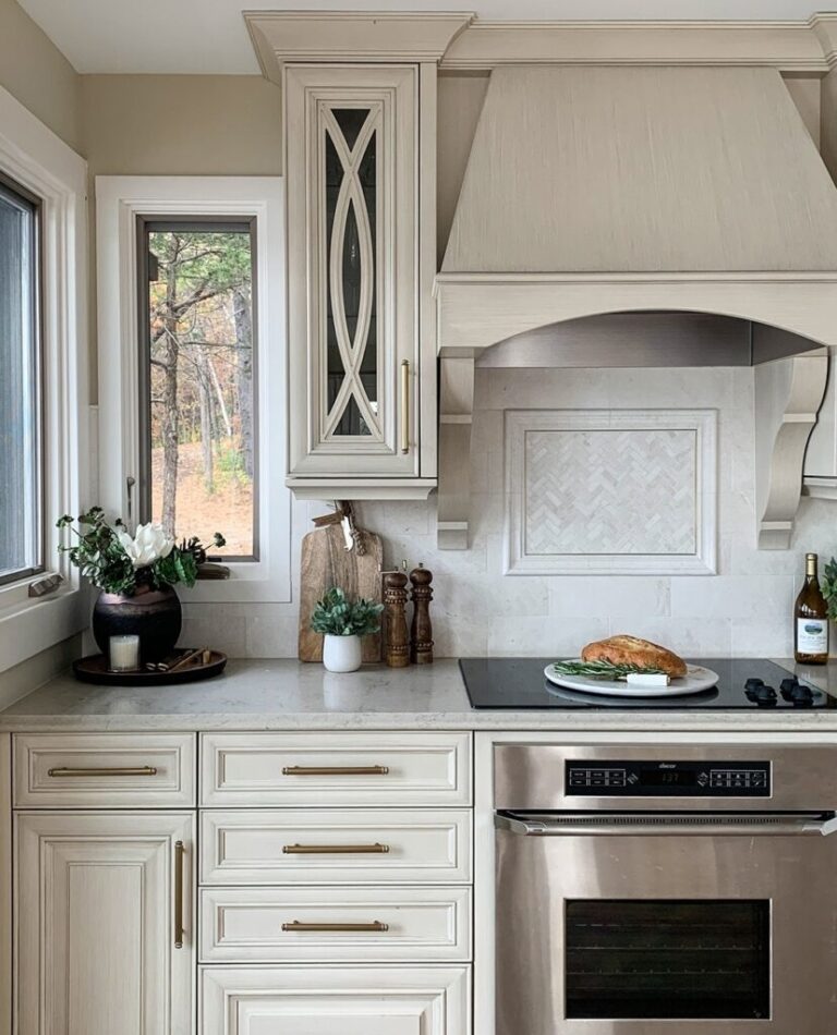 30 Design Ideas for Luxurious Traditional White Kitchen Cabinets ...