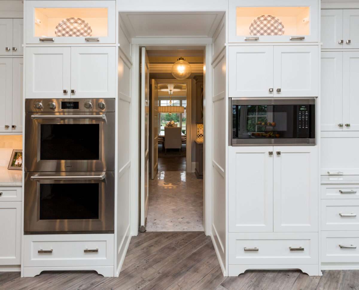 30 Design Ideas for Luxurious Traditional White Kitchen Cabinets ...