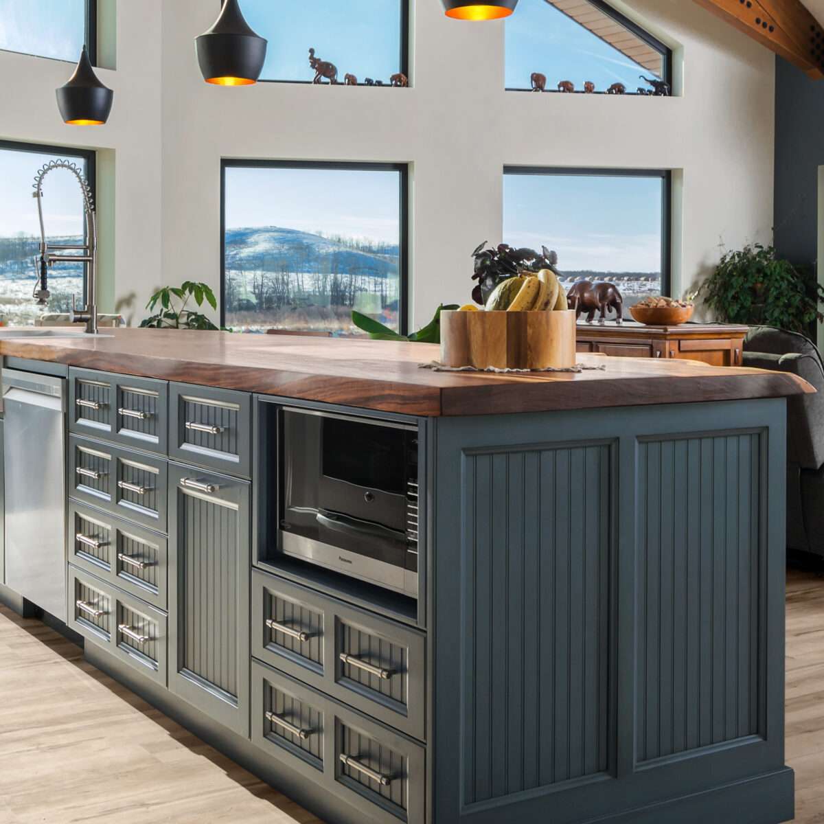 20 Blue-tiful Traditional Ideas for Blue Kitchen Cabinets ...