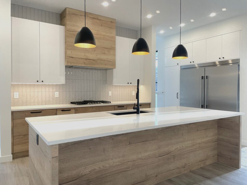Transitional kitchen design with tfl