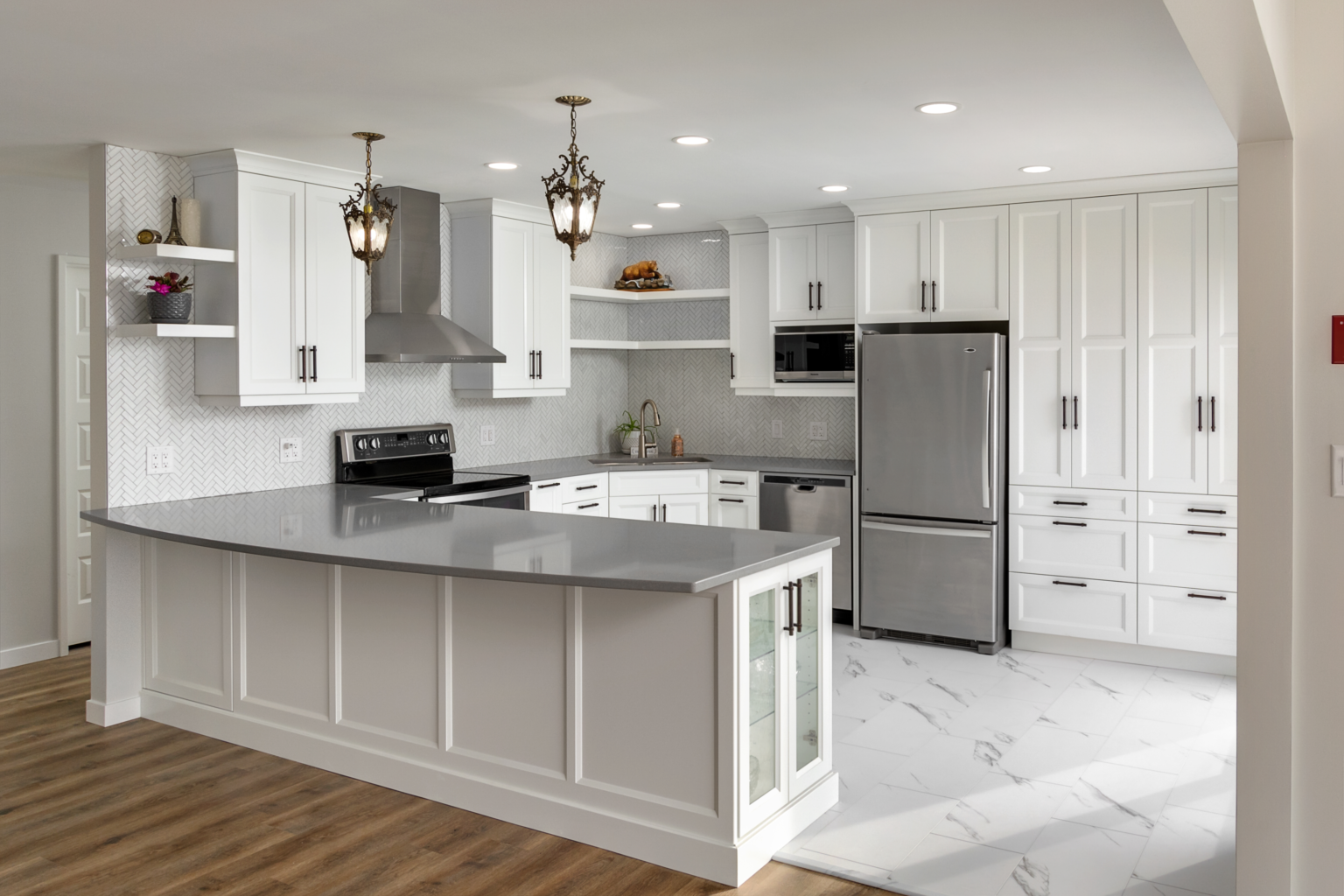 6 Popular Peninsula Kitchen Ideas For Limited Square Footage 
