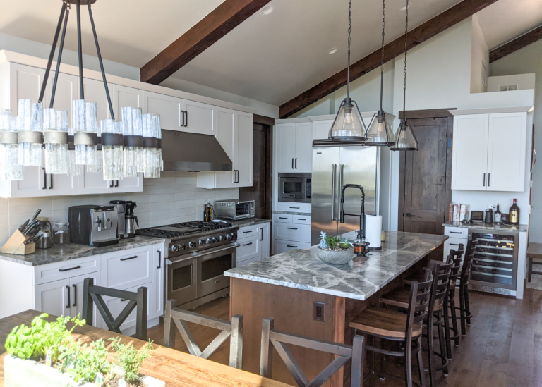 10 Ideas for Rustic Kitchen Cabinets: Wood & Painted Finish