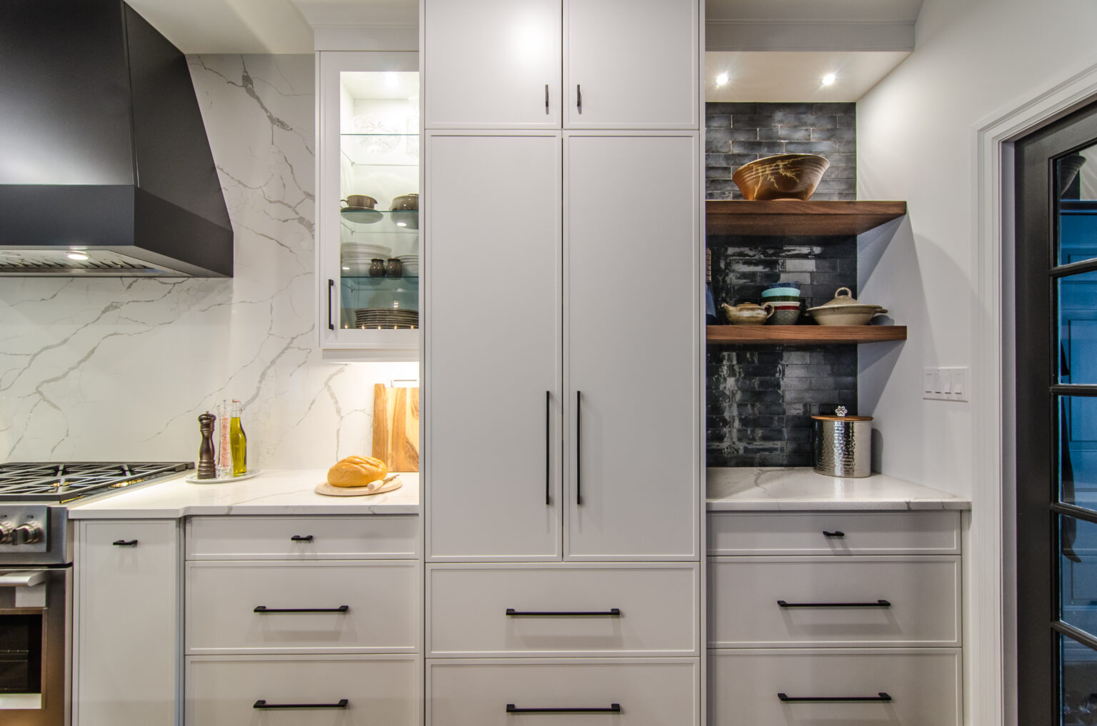 14 Farmhouse Kitchens With Floating Shelves! - My Kitchen Inspo