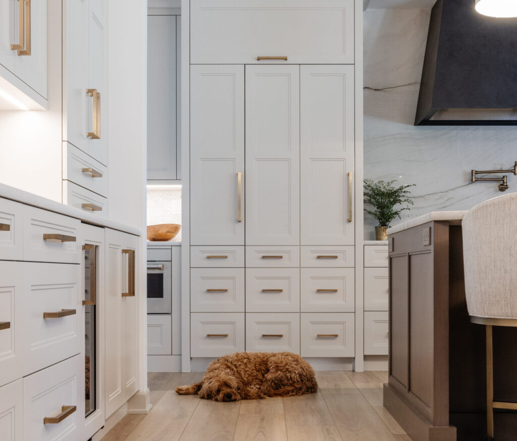 white cabinets with gold hardware