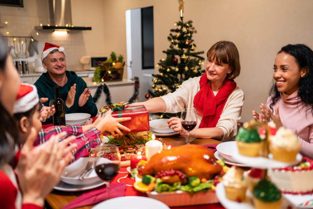 how to host christmas dinner