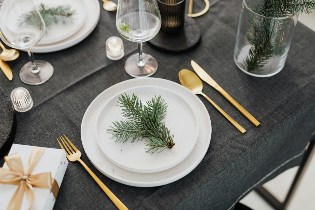 how to host christmas dinner