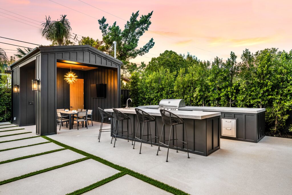 outdoor kitchen