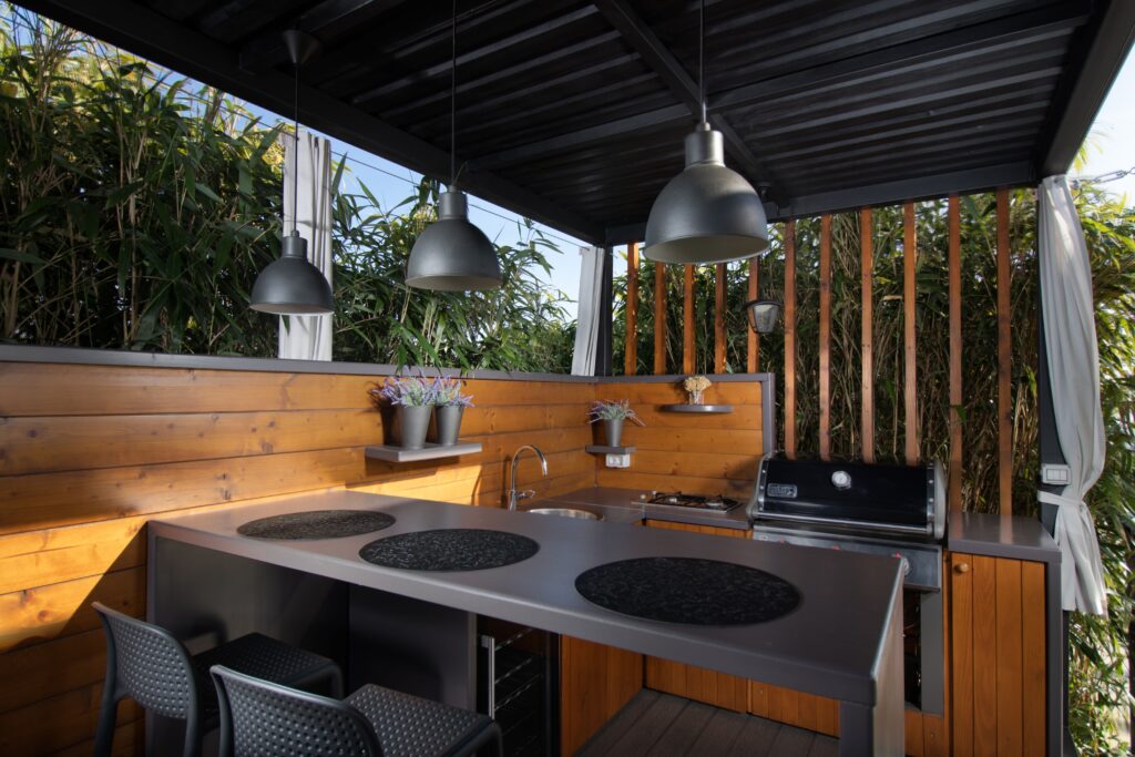 outdoor kitchen