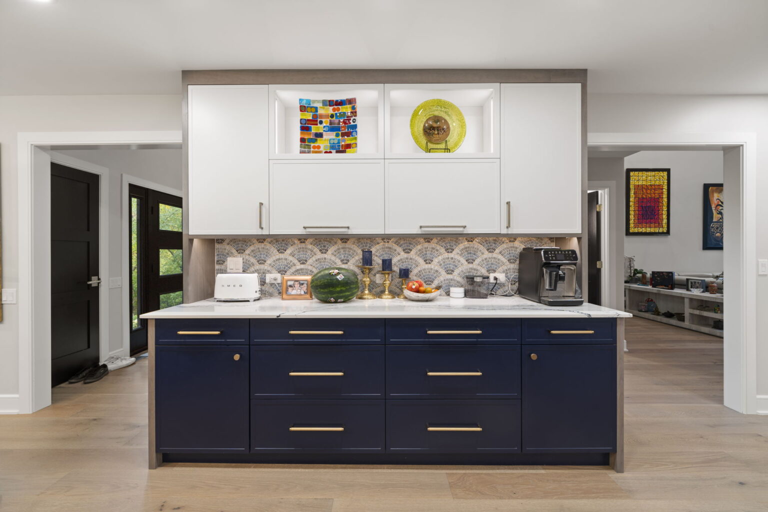 Navy Blue Kitchen Cabinets with Gold Hardware: A Perfect Pair