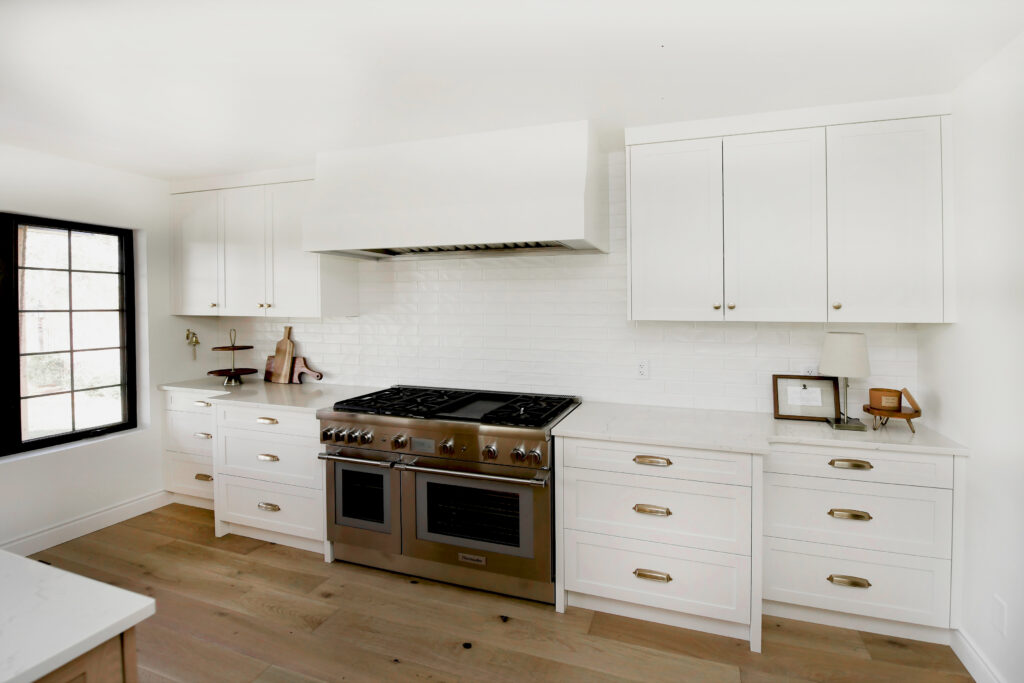 What’s the Real Cost Difference Between Custom and Prefab Cabinets?