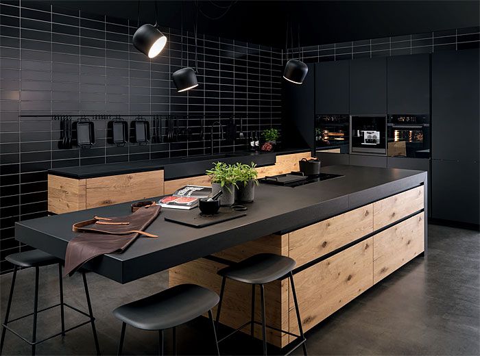 backsplash ideas for black countertops and wood cabinets