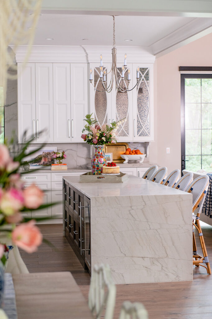 Centerpiece Kitchen Island Decor Ideas