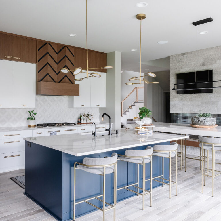 Bright Decor kitchen in blue, white and natural wood colours
