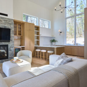 Great kitchen and entertainment zone in HDF Chantilly Lace and Knotty Alder Uptown