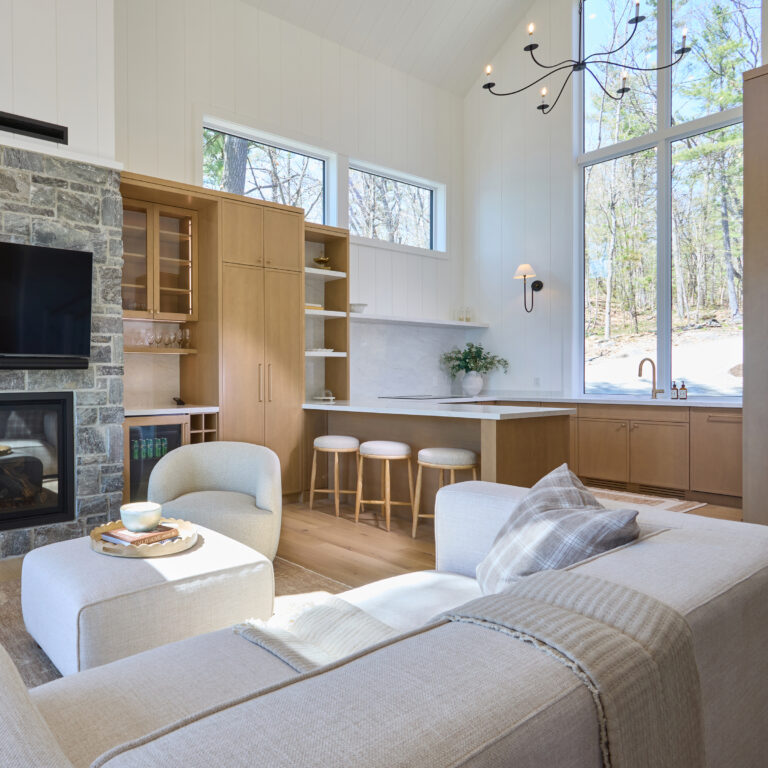 Great kitchen and entertainment zone in HDF Chantilly Lace and Knotty Alder Uptown