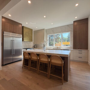 Stunning colour-mix Modern Decor kitchen in Oak and HDF