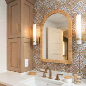 White Rift Oak bathroom in Terrace colour