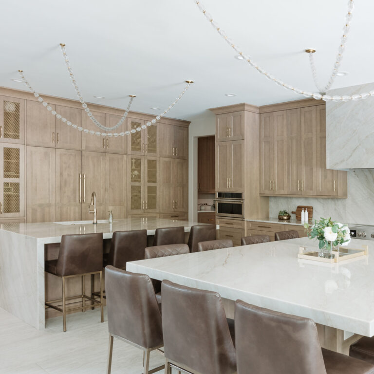 Stunning large kitchen in Maple, custom stain colour