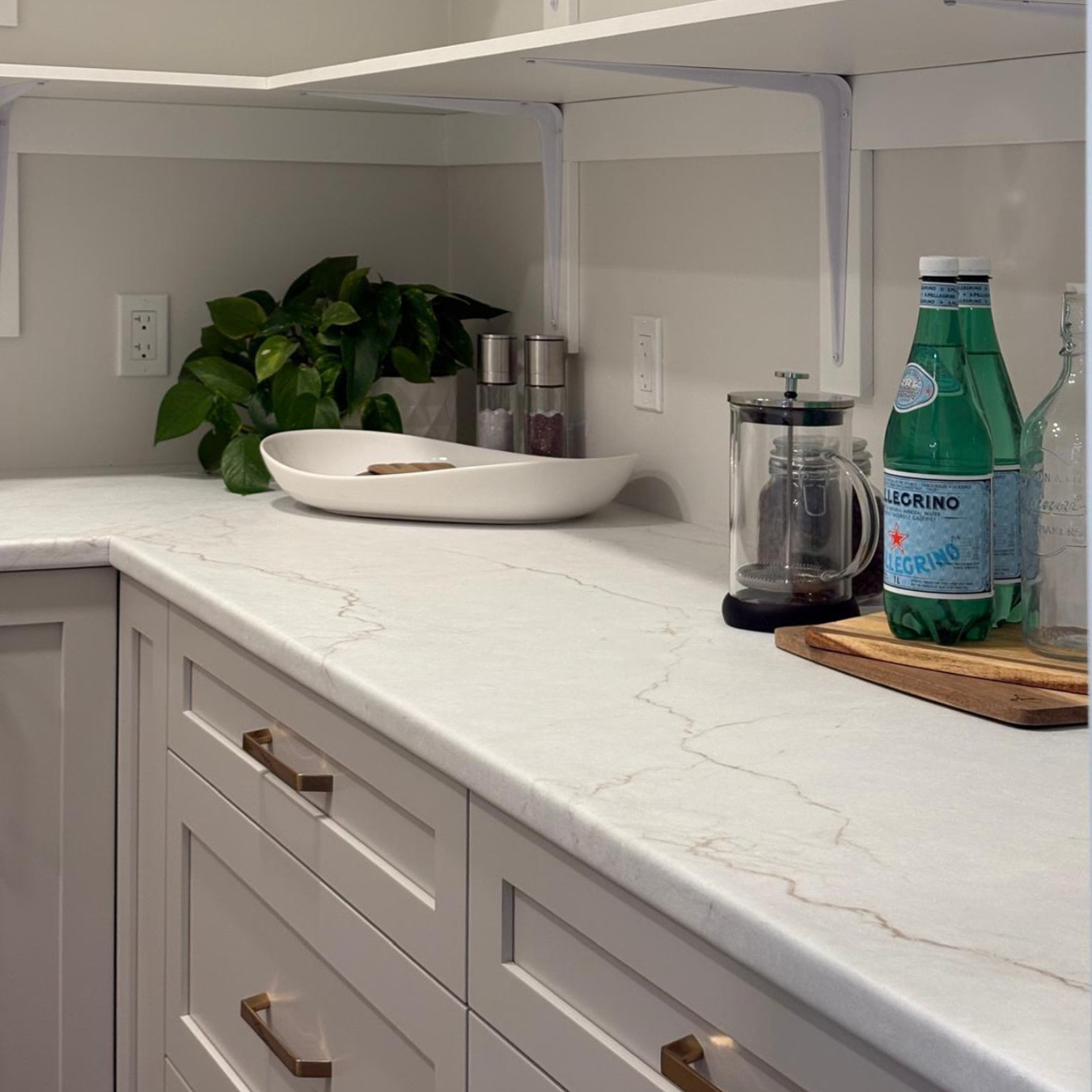 Modern Farmhouse Kitchen with Elegant Pantry Extension