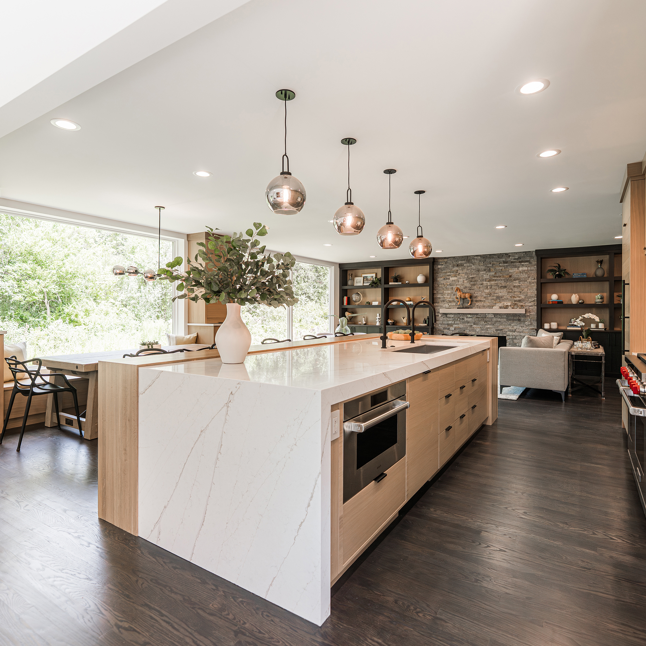 Modern kitchen makeover in White Rift Oak, Loft colour