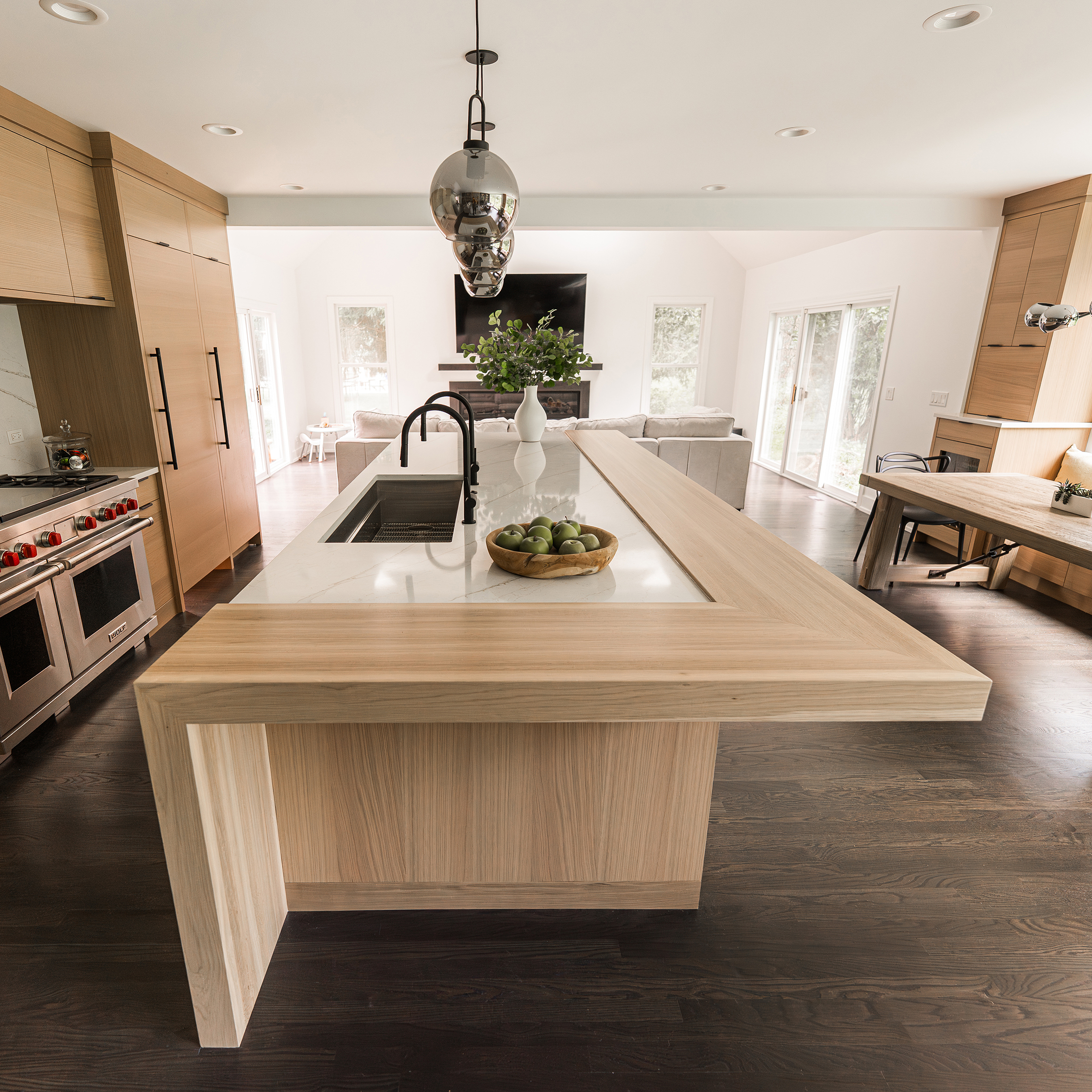 Modern kitchen makeover in White Rift Oak, Loft colour