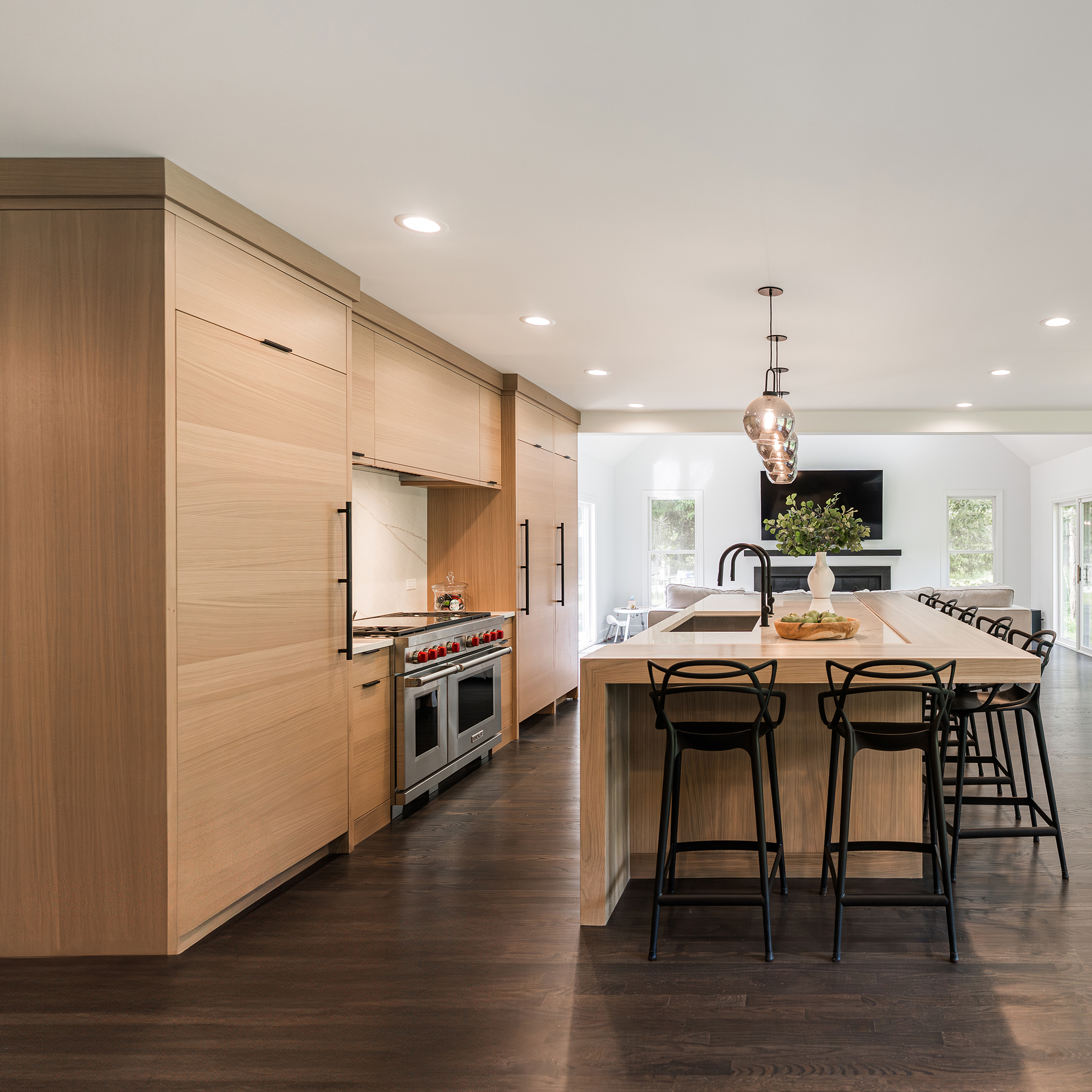 Modern kitchen makeover in White Rift Oak, Loft colour