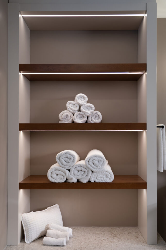 floating bathroom shelves