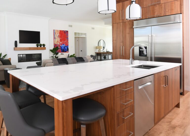 What color cabinets go with stainless steel appliances.